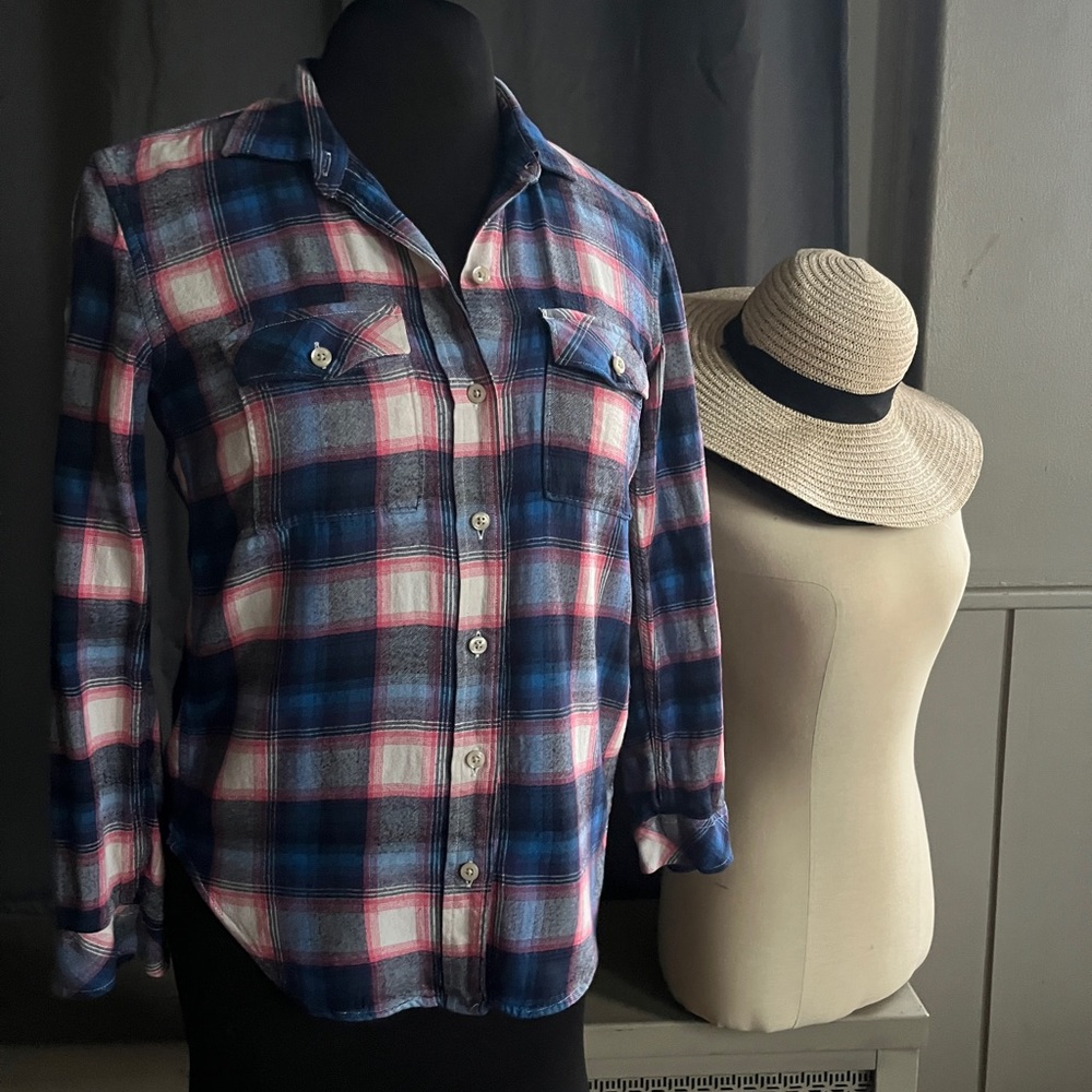 GAP flannel shirt size XS.